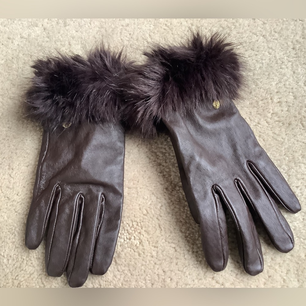 Genuine Leather gloves. Medium. Brown Faux fur trim